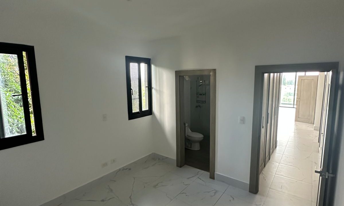 WhatsApp Image 2025-09-10 at 12.04.13 PM (1)