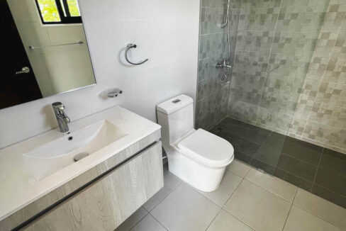 photo5165658163511405338