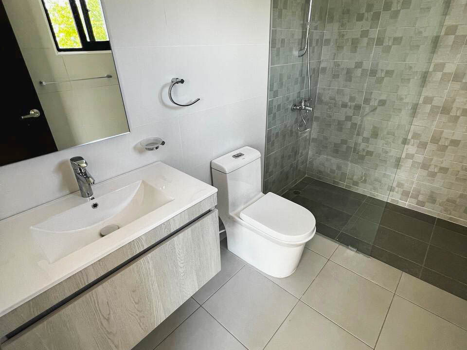 photo5165658163511405338