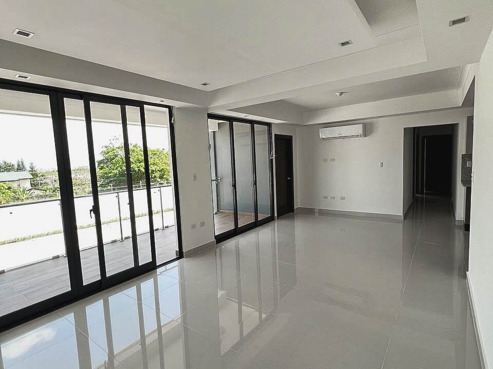 photo5165658163511405340