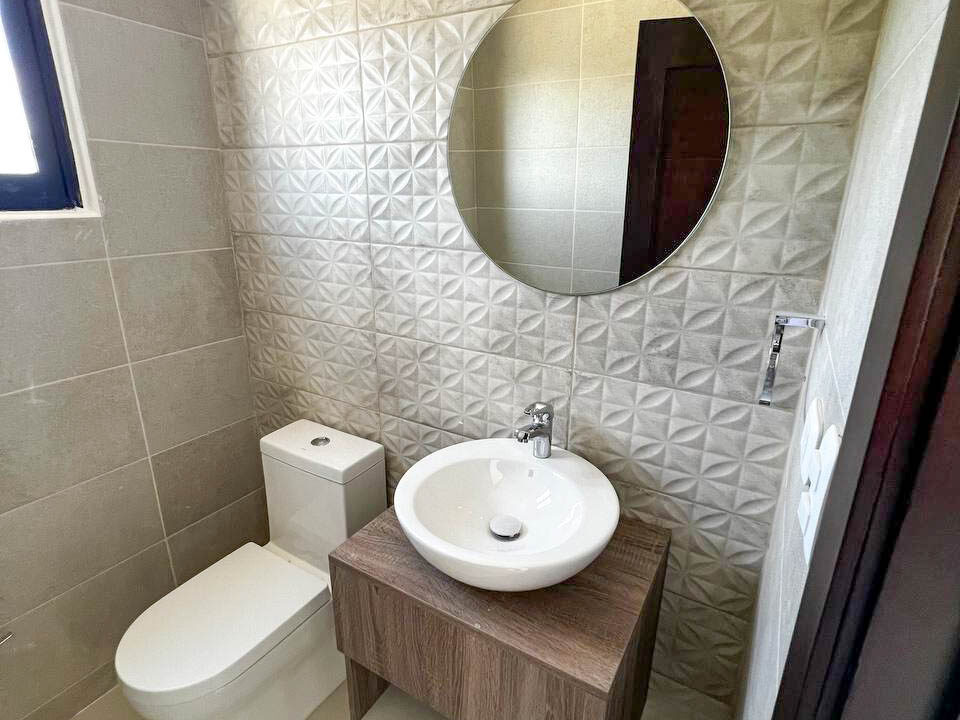 photo5165658163511405341