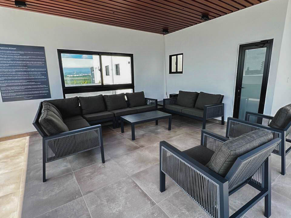 photo5165658163511405343