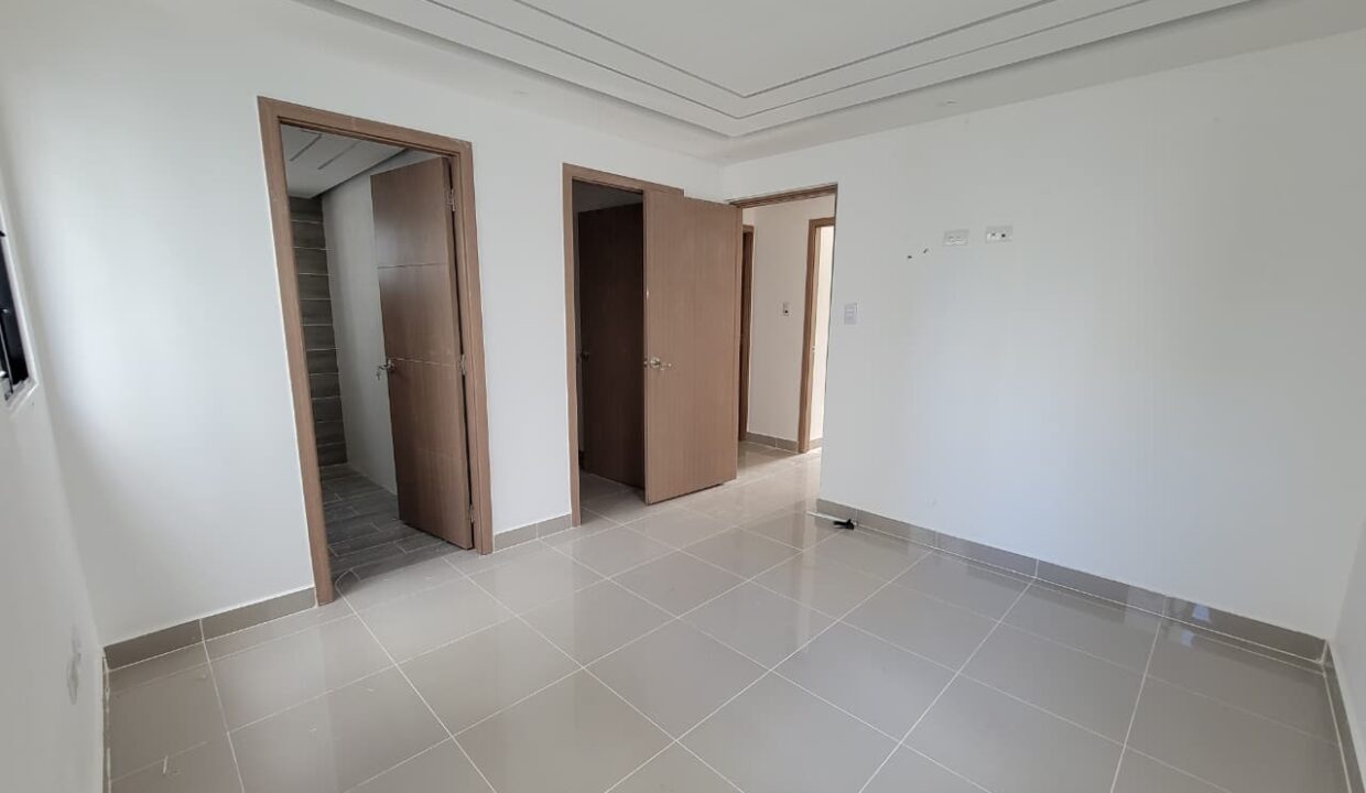 WhatsApp Image 2025-11-20 at 5.53.16 PM (2)